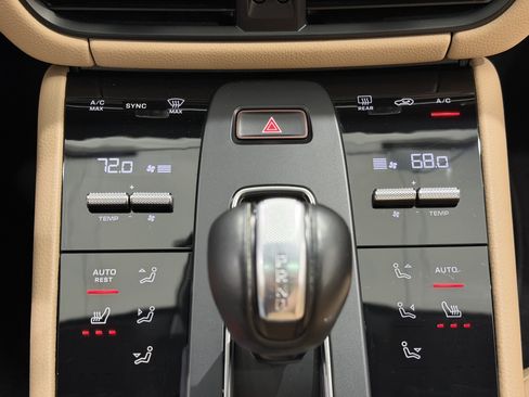 Used 2023 Porsche Macan S AWD/4WD image 38