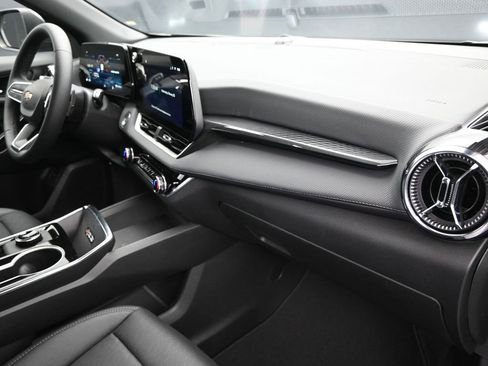 New 2026 Chevrolet Equinox LT w/ Convenience Package II image 24