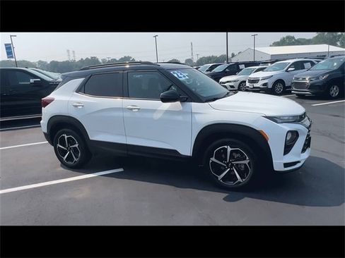 Certified 2023 Chevrolet TrailBlazer RS w/ Convenience Package image 2