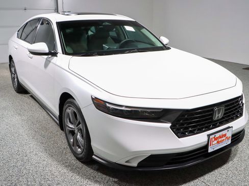 Used 2024 Honda Accord EX image 5