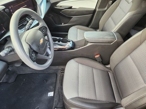 Used 2025 Chevrolet Trax LT FWD image 14