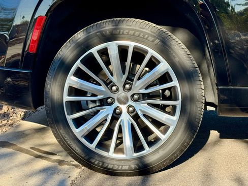 Used 2022 Jeep Grand Wagoneer Series III w/ Flexible Seating Group image 10