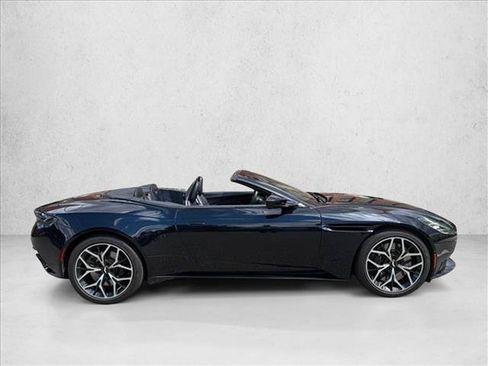 Used 2019 Aston Martin DB11 Volante RWD image 2
