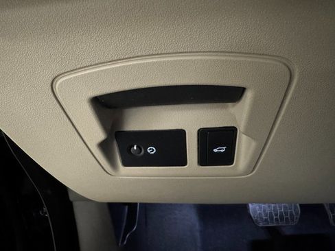 Used 2023 Land Rover Range Rover Velar S image 10