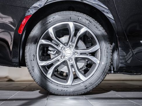 New 2026 Chrysler Pacifica Pinnacle image 17