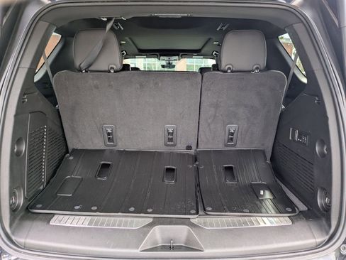 Used 2022 GMC Yukon Denali w/ Advanced Technology Package image 13