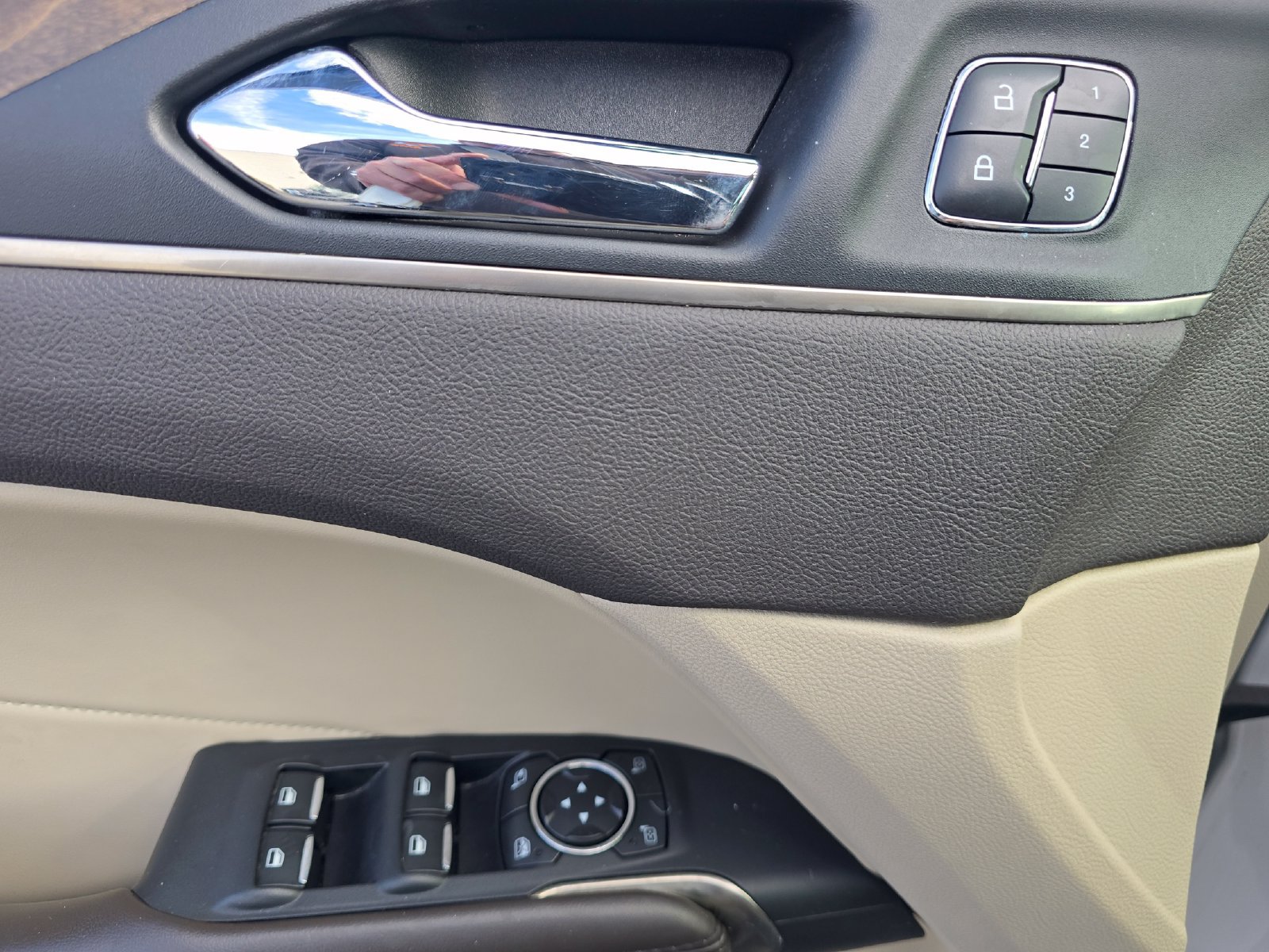 Used 2017 Lincoln MKC Reserve w/ Lincoln MKC Climate Package AWD/4WD image 30