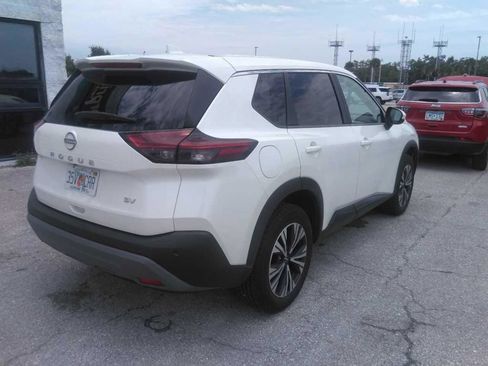 Used 2023 Nissan Rogue SV FWD image 8