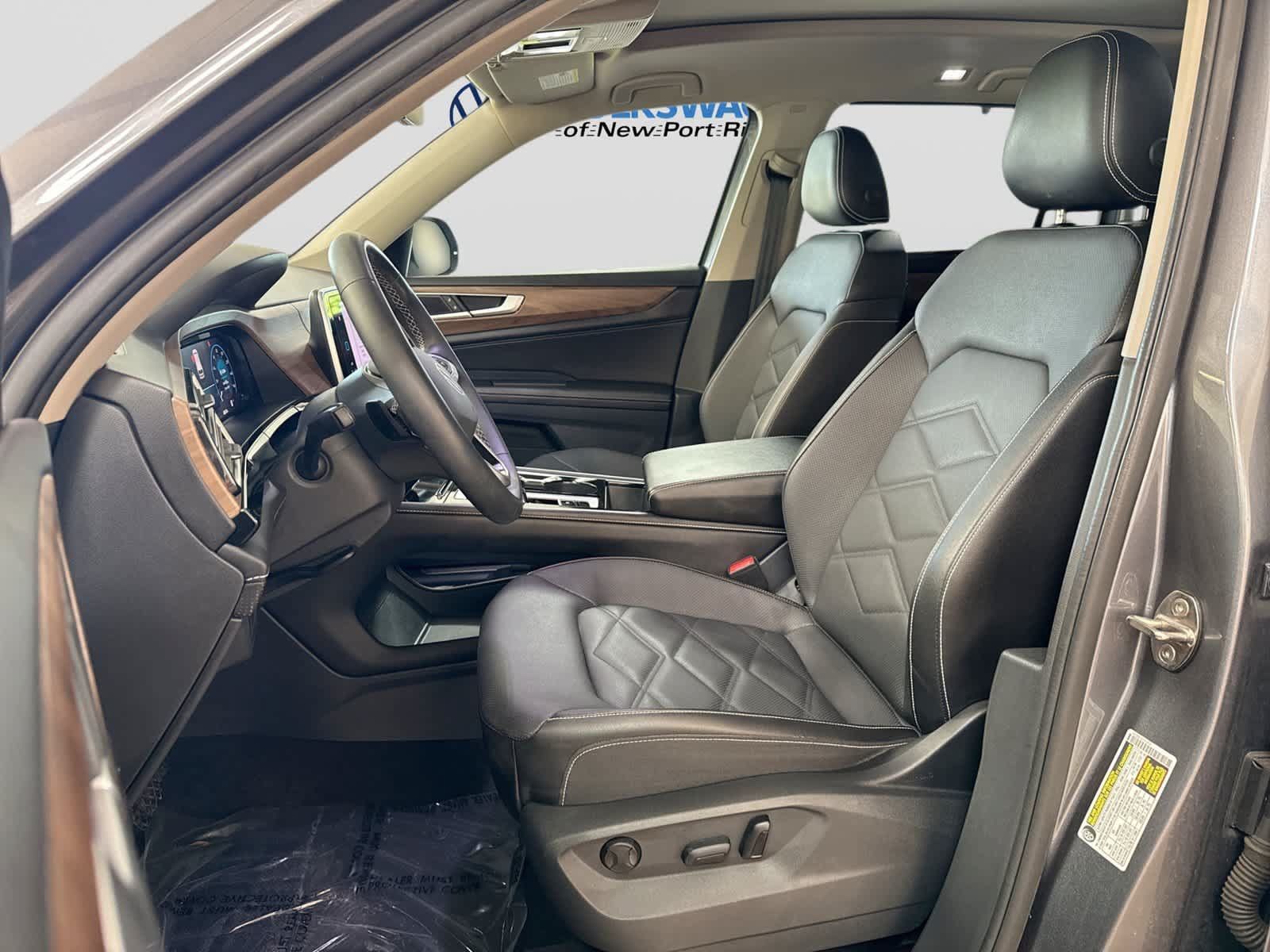Used 2024 Volkswagen Atlas SE FWD image 22