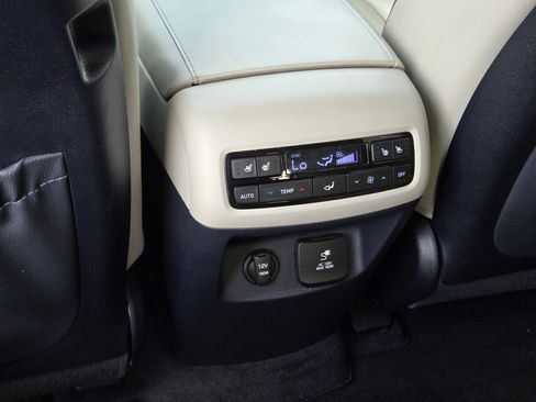 Used 2023 Hyundai Palisade Limited AWD/4WD image 27