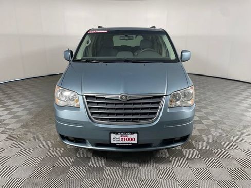 Used 2010 Chrysler Town & Country Touring FWD image 22