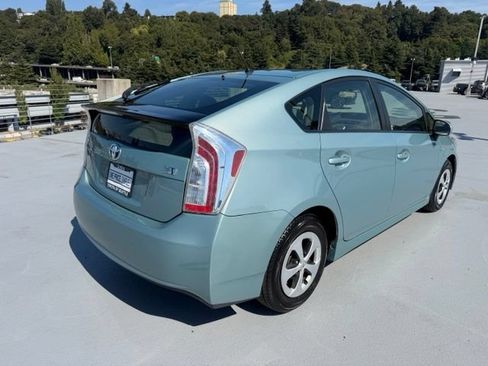 Used 2014 Toyota Prius Two FWD image 3