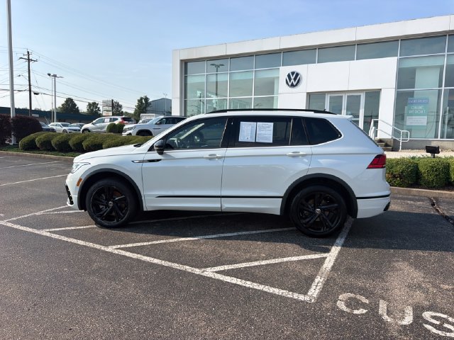 Certified 2024 Volkswagen Tiguan SE R-Line AWD/4WD image 6