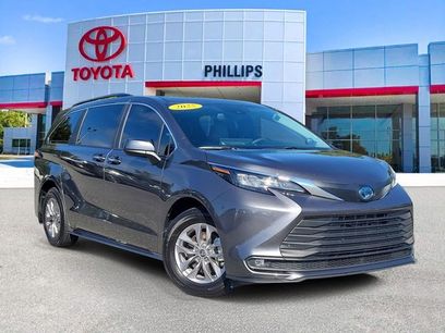 Used 2025 Toyota Sienna XLE