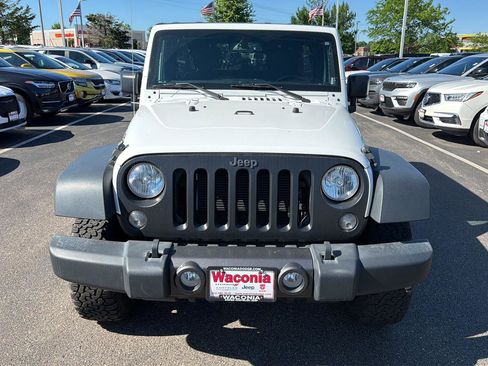 Used 2017 Jeep Wrangler Unlimited Sport AWD/4WD image 3