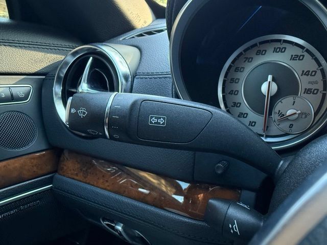 Used 2013 Mercedes-Benz SL 550 image 27