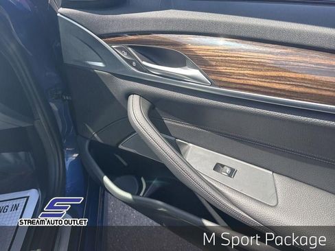 Used 2022 BMW 530i xDrive 530i xDrive w/ M Sport Package image 13