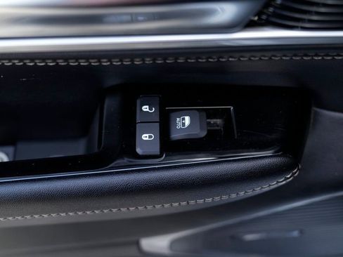 Used 2023 Jeep Wagoneer L Series II image 33