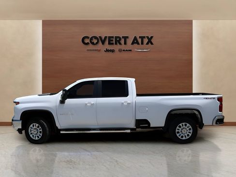 Used 2025 Chevrolet Silverado 2500 LT w/ Convenience Package AWD/4WD image 2