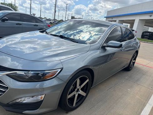 Used 2024 Chevrolet Malibu LT image 2