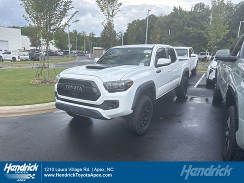Used 2019 Toyota Tacoma TRD Pro AWD/4WD image 1