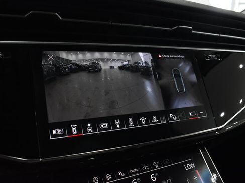 Used 2023 Audi Q7 3.0T Prestige image 21