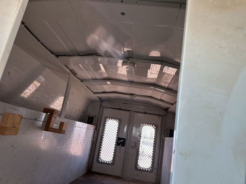 Used 2011 Chevrolet Express 3500 image 6