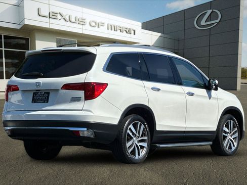 Used 2018 Honda Pilot Touring image 8
