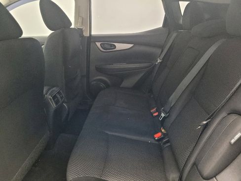 Used 2020 Nissan Rogue Sport S image 18