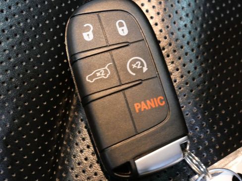 Used 2022 Dodge Durango R/T w/ Blacktop Package image 30