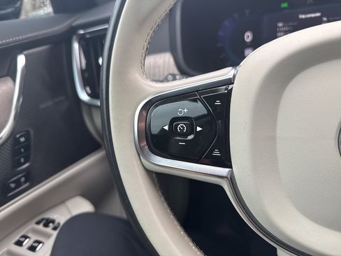 Used 2023 Volvo S90 B6 Ultimate image 23