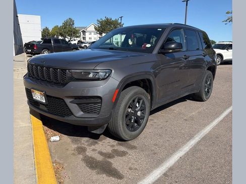 Used 2024 Jeep Grand Cherokee Altitude AWD/4WD image 1