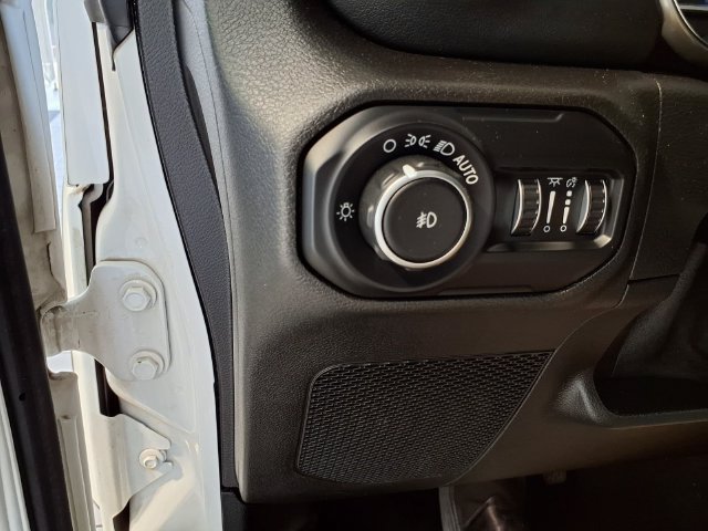 Used 2019 Jeep Wrangler Unlimited Sahara AWD/4WD image 18