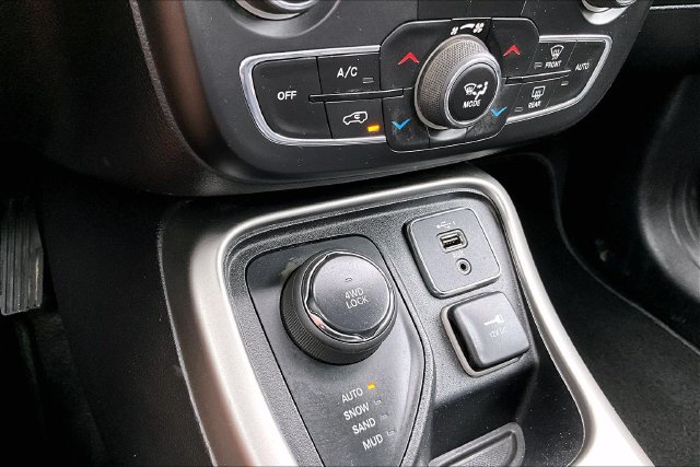 Used 2021 Jeep Compass Sport AWD/4WD image 15
