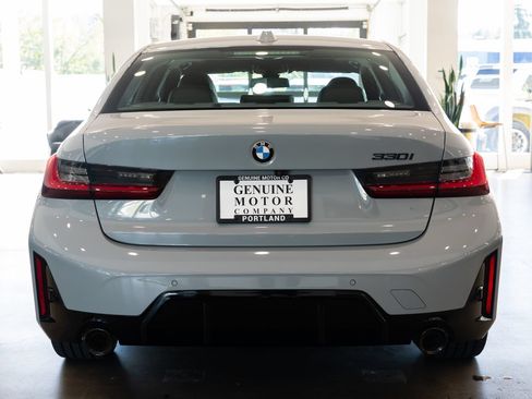 Used 2024 BMW 330i Sedan w/ M Sport Package RWD image 5