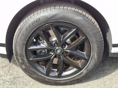 Used 2025 Land Rover Range Rover Evoque Dynamic SE image 28