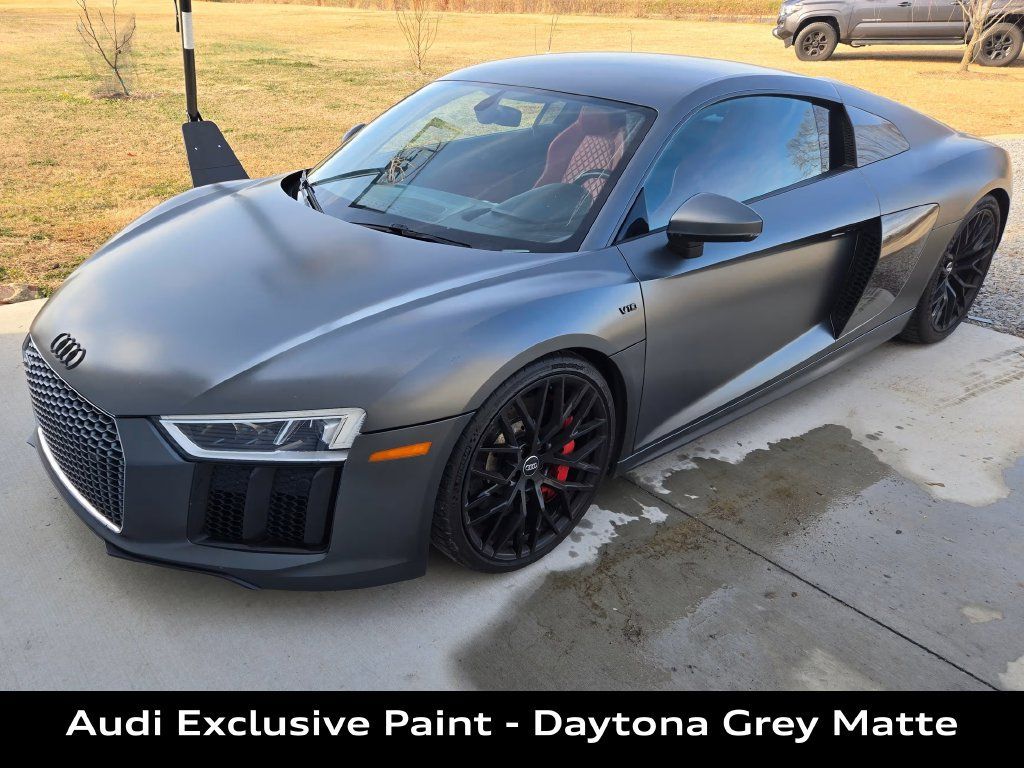 Used 2017 Audi R8 V10 w/ Carbon Exterior Package AWD/4WD image 1
