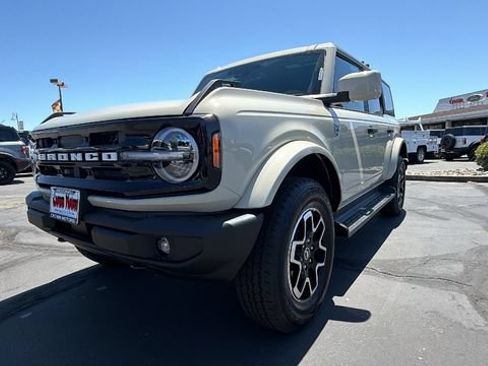 New 2026 Ford Bronco Outer Banks AWD/4WD image 9