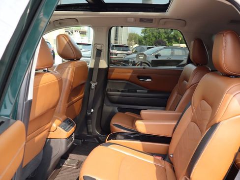 Used 2023 Nissan Pathfinder Platinum AWD/4WD image 15
