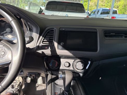Used 2019 Honda HR-V Sport image 7