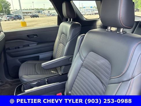 Used 2025 Nissan Pathfinder Rock Creek AWD/4WD image 20