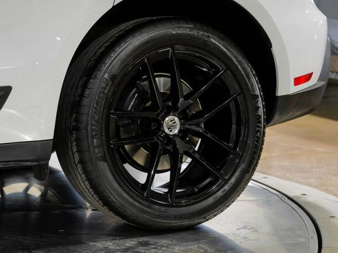 Used 2023 Porsche Macan AWD/4WD image 61