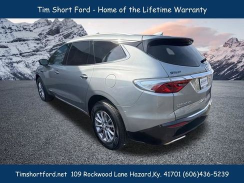 Used 2023 Buick Enclave Essence AWD/4WD image 8