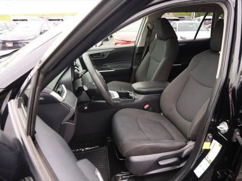 Certified 2022 Toyota RAV4 LE AWD/4WD image 8