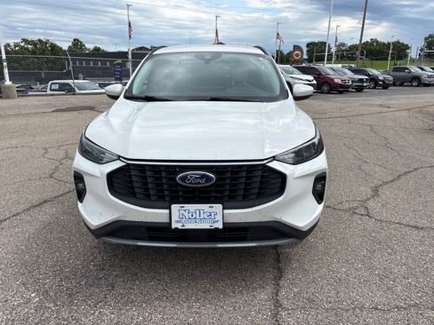 Used 2023 Ford Escape SE FWD image 2