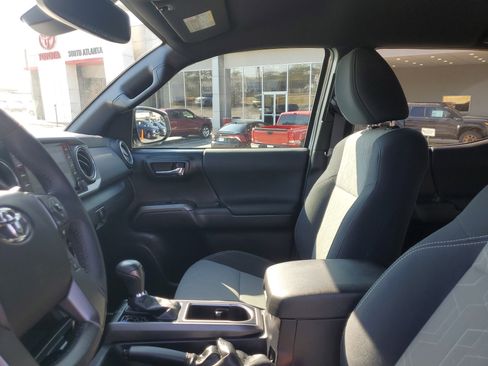 Used 2022 Toyota Tacoma TRD Sport image 17