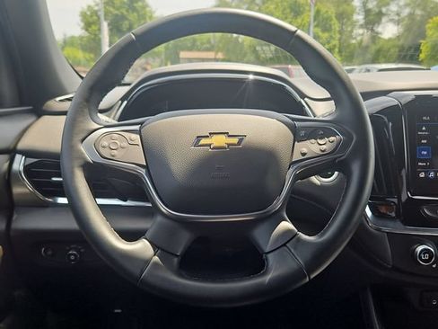 Used 2023 Chevrolet Traverse LT FWD image 15