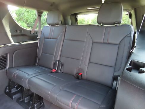 Certified 2024 Chevrolet Suburban RST w/ Luxury Package AWD/4WD image 31