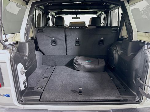 Used 2023 Jeep Wrangler Sahara w/ Cold Weather Group image 27