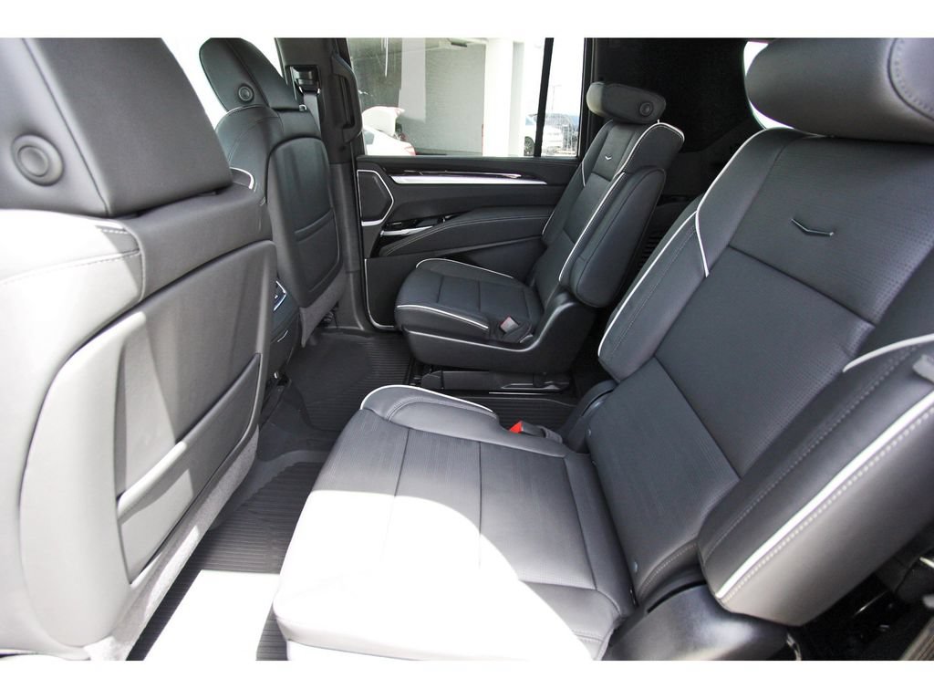 New 2027 Cadillac Escalade ESV Luxury RWD image 7
